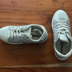 Kensie Girls Silver Sparkle Sneakers